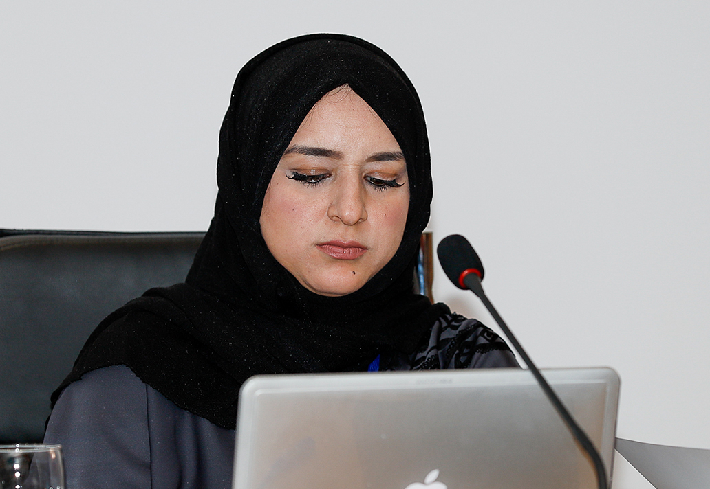 - دانية ظافر: قبل اكتشاف النفط وبعده: عائلات التجار والتنمية المؤسسية في دول الخليج العربية